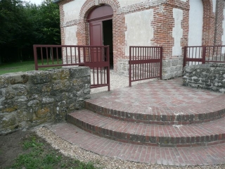 entree-chapelle-renovee-aout-2010